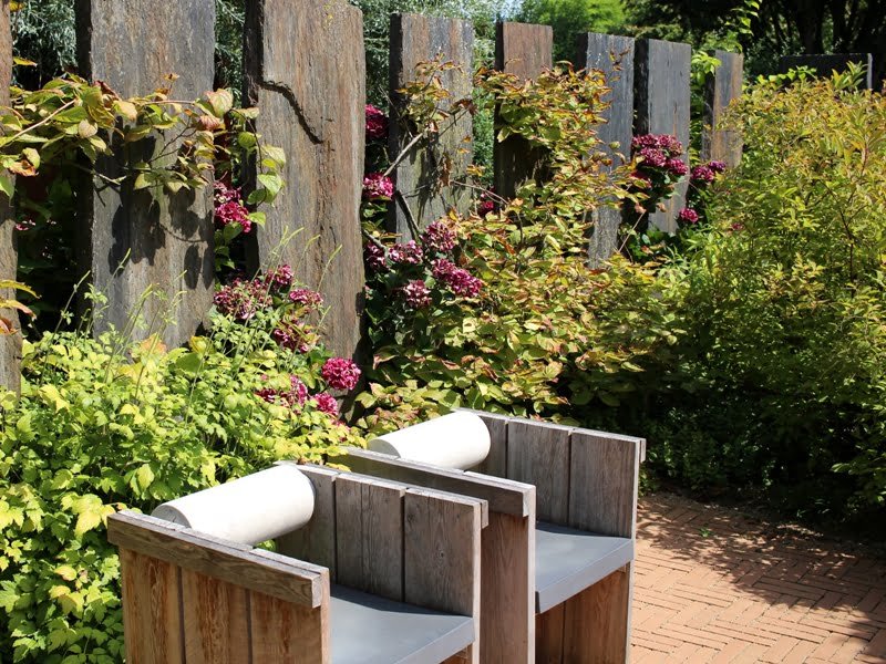 Taking care of wooden furniture requires a lot of attention. author of the photo L. Lubertaitė.