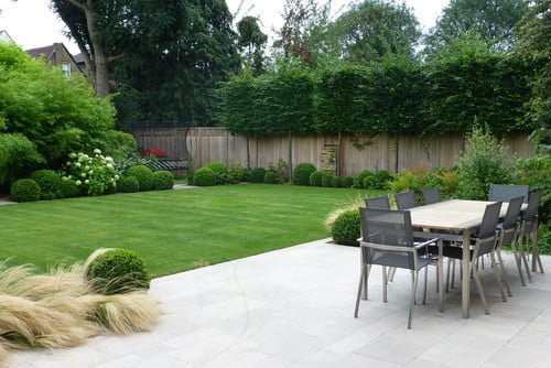The effect of the fence and taller trees, photo. www.houzz.com