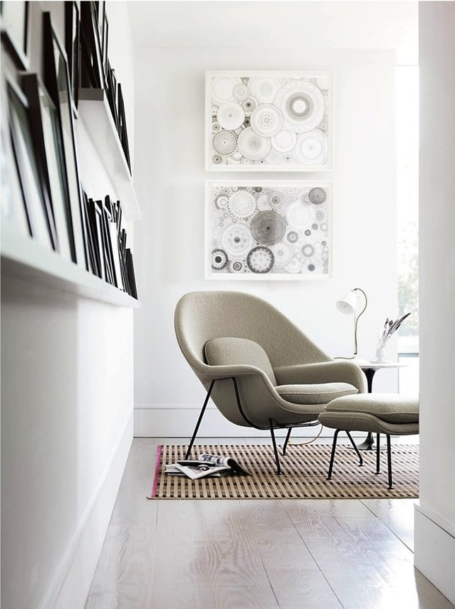 Living room - Womb Ottoman armchair Tulip table