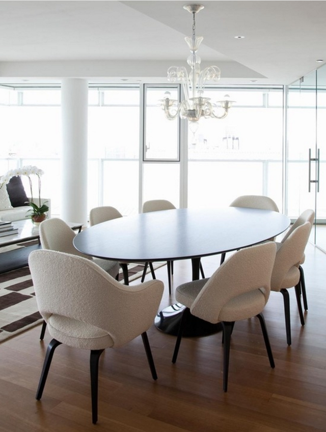 Dining room - Executive chairs by Eero Saarinen