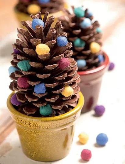 Pine cones that turn into mini Christmas pine trees