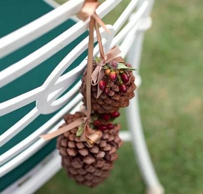 At Christmas, pine cones mark the chairs