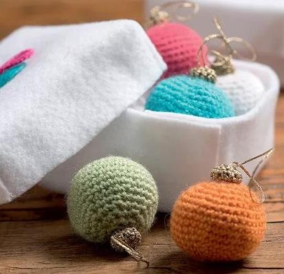 Wool balls for Christmas