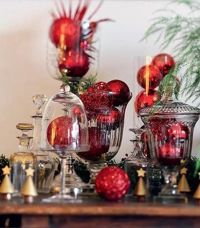 Arrangements with Christmas baubles