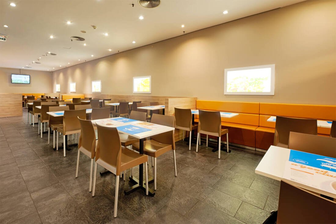 Cascade restaurant with Pedrali Ice chairs