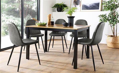 Table and chair furniture should not only be functional, but also fit seamlessly into the existing decor of your home.