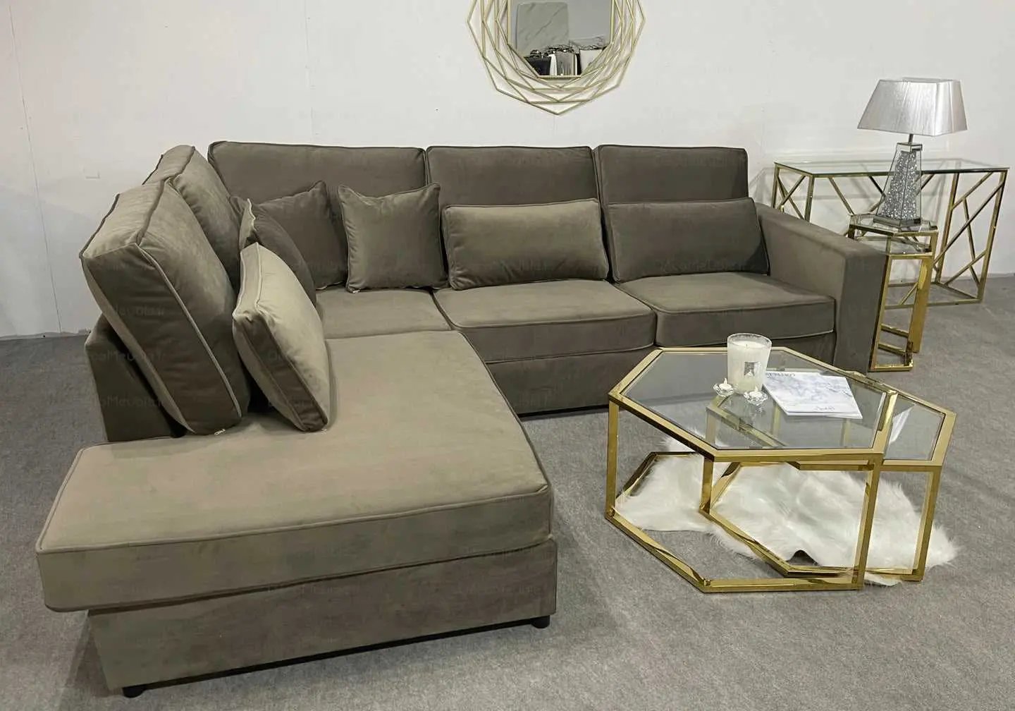 Vintage corner sofa in taupe velvet LÉA -  