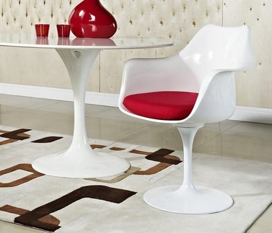 Tulip chair with armrests Eero Saarinen